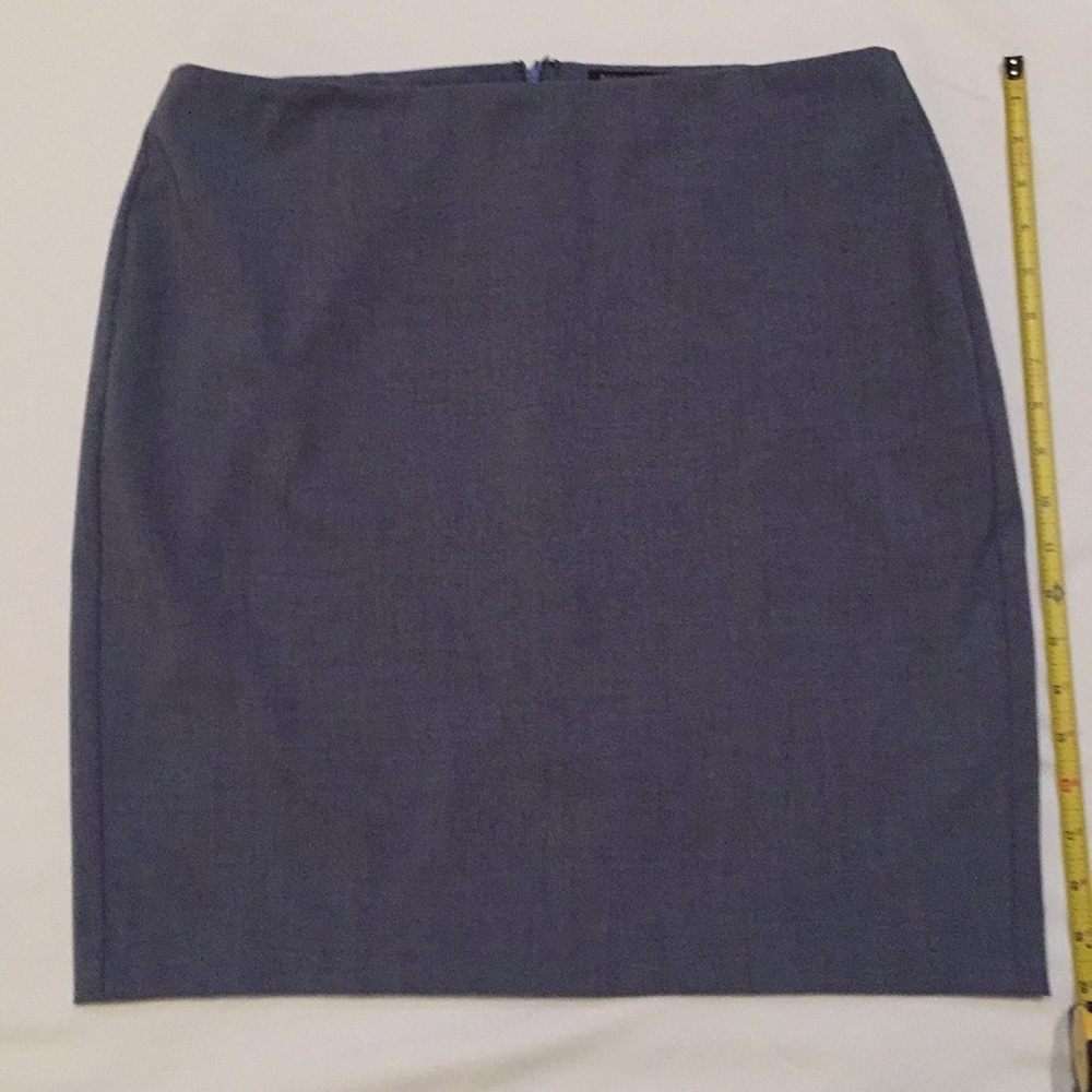Banana Republic women’s pencil skirt.